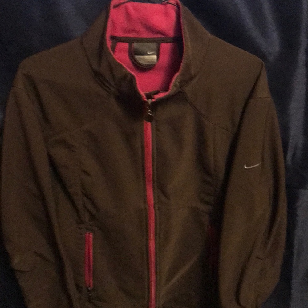 WOMAN’S NIKE JACKET